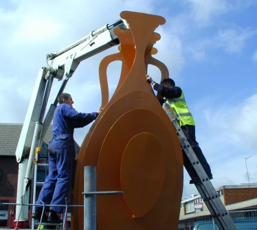 Installation of the finished sculpture at Dunstable Market Square